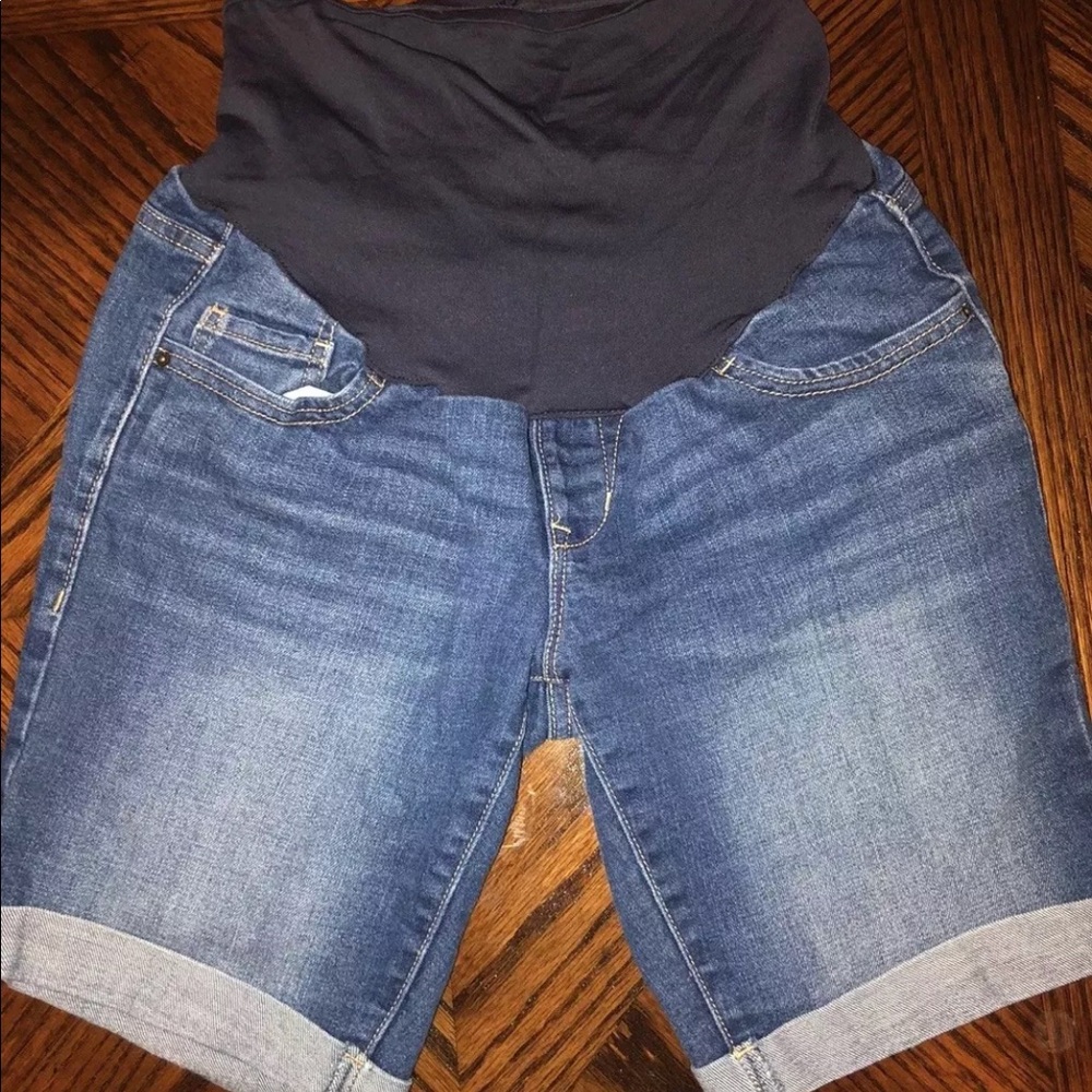 Old Navy Bermuda Maternity Shorts